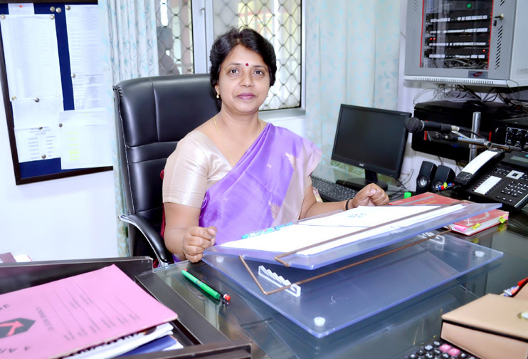 Principal Neena Shankar